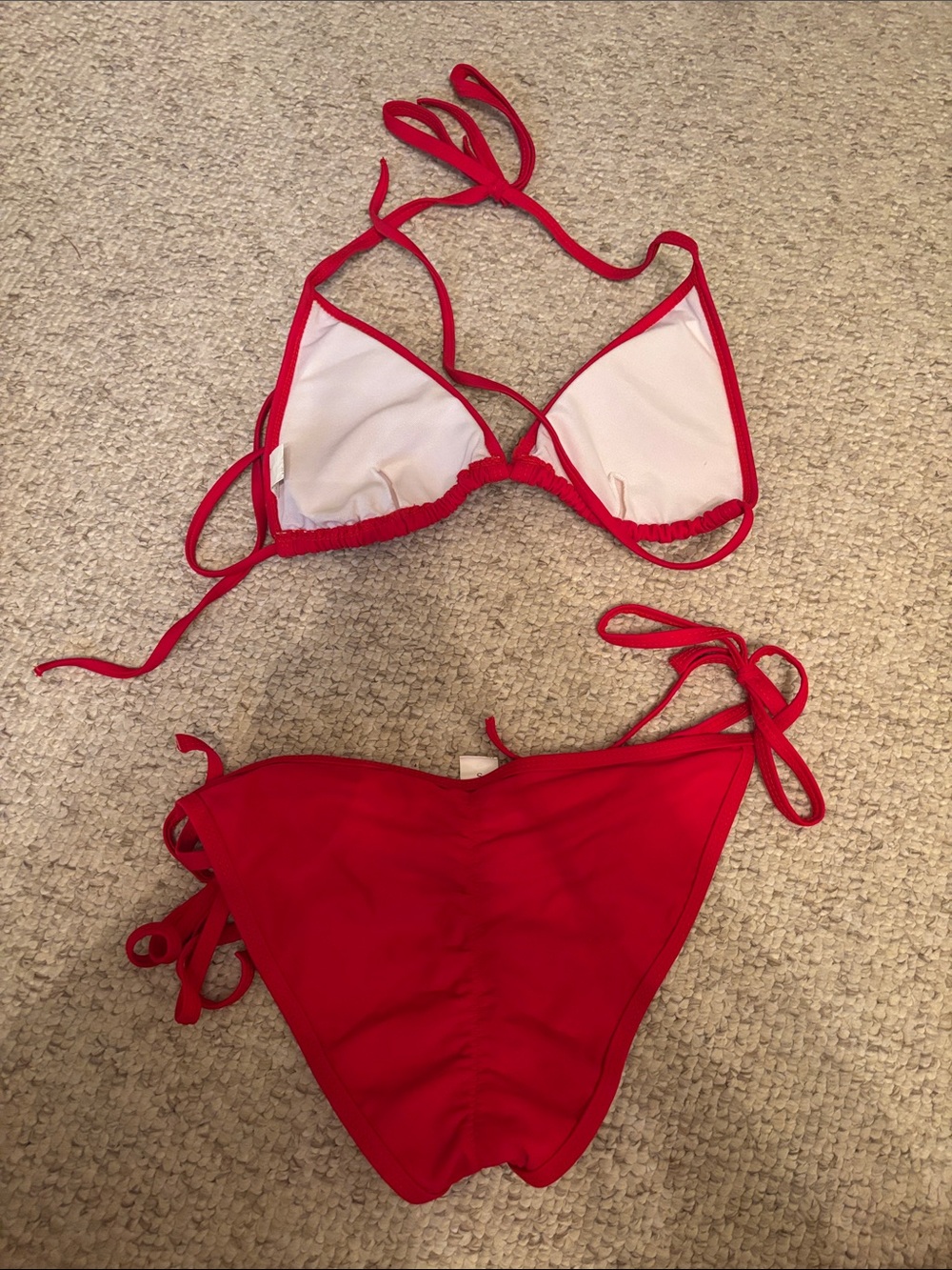 Red bikini - Picture 2 of 2